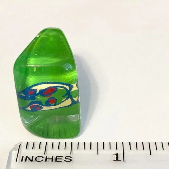 Vintage Lucite Acrylic Ring Size 6 Retro Abstract Hand Painted Green Blue Red - Picture 12 of 12